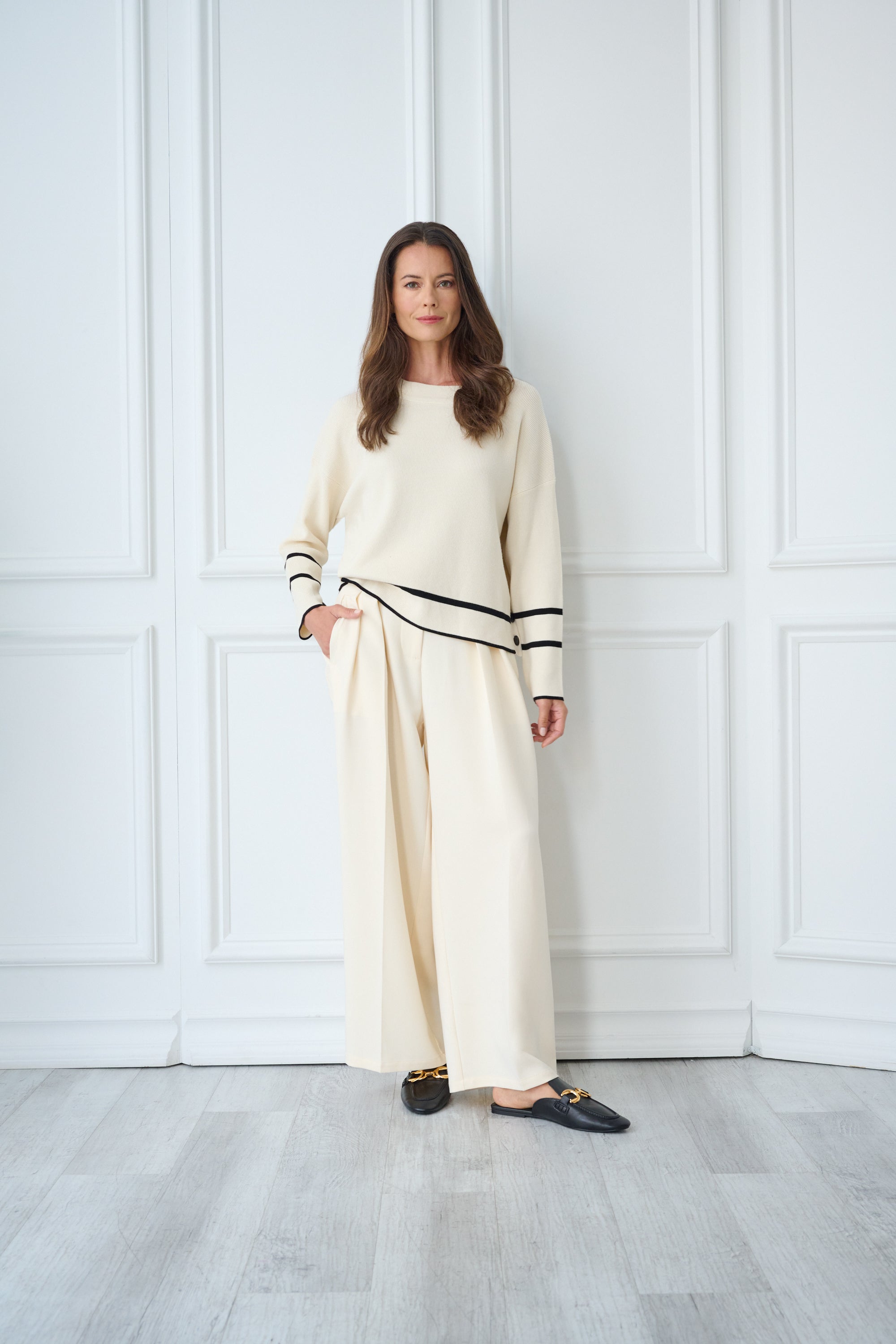 Crew Neck Pullover Sweater With Tipped Details In Cream Black 1